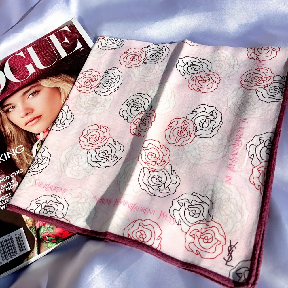 ❌SOLD❌YSL mini scarf in roses print 🥀🥀